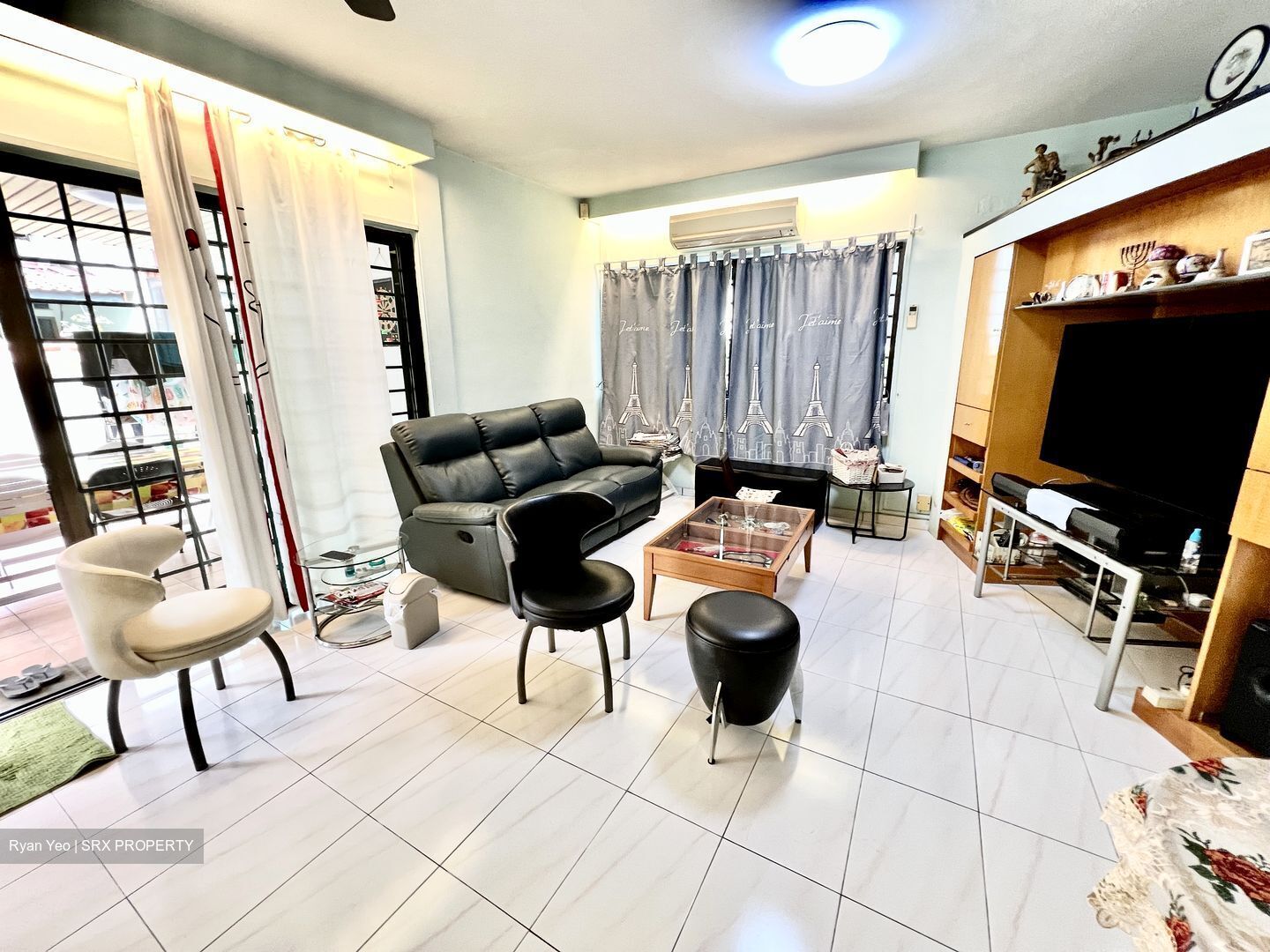 Hong Leong Garden (D5), Terrace #403518931